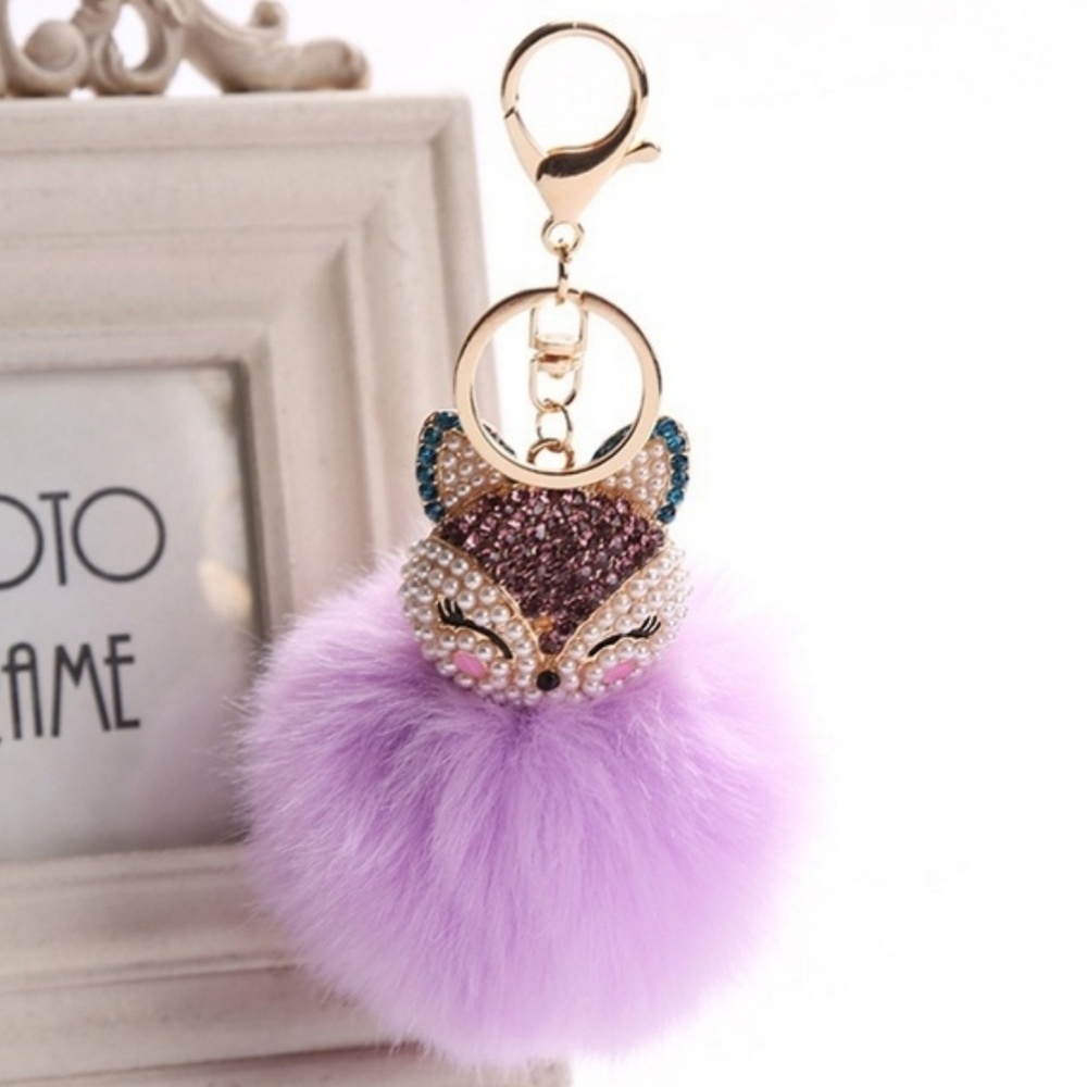 🔥HOT!🔥NOT YOUR AVERAGE POM POM VIOLET!